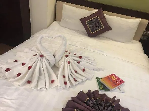 Golden Lotus Hotel 3*